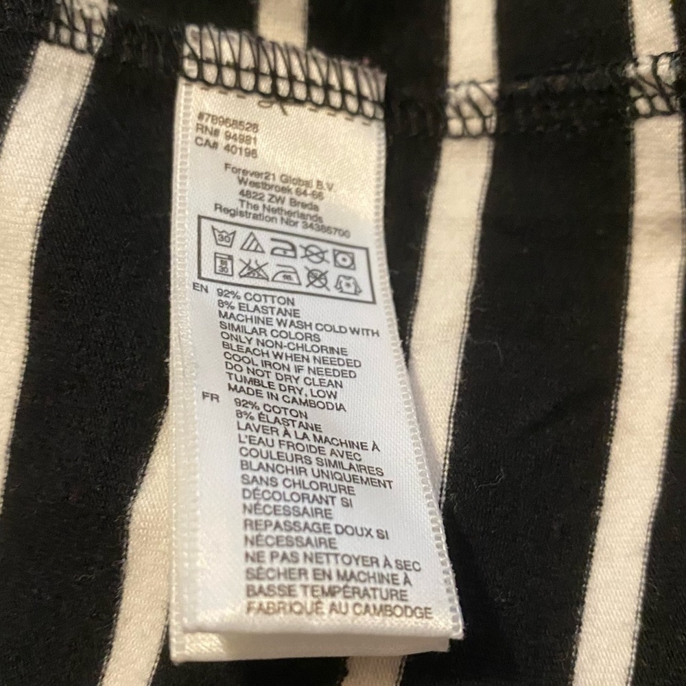 Forever 21 Black and White Striped Mini Skirt Size Medium - Picture 4 of 4